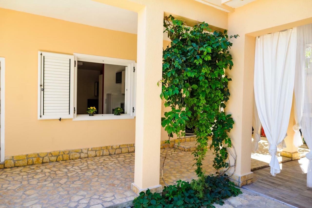 Apartments Lux Pag Đảo Pag Ngoại thất bức ảnh