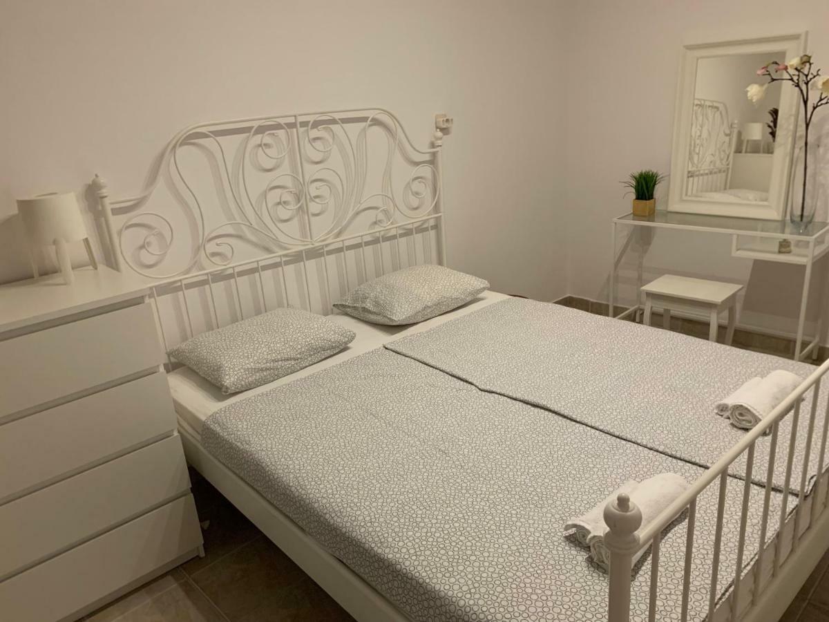 Apartments Lux Pag Đảo Pag Ngoại thất bức ảnh