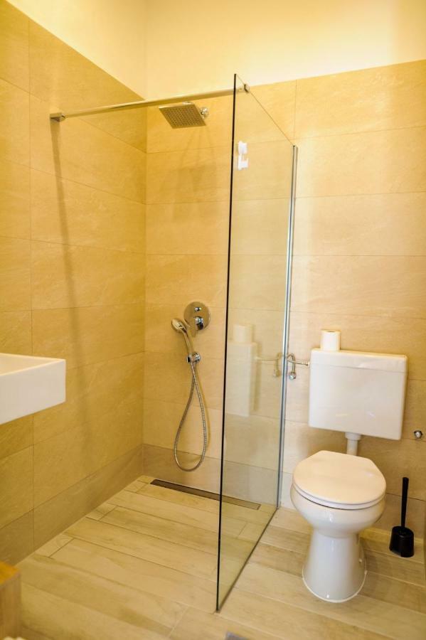 Apartments Lux Pag Đảo Pag Ngoại thất bức ảnh